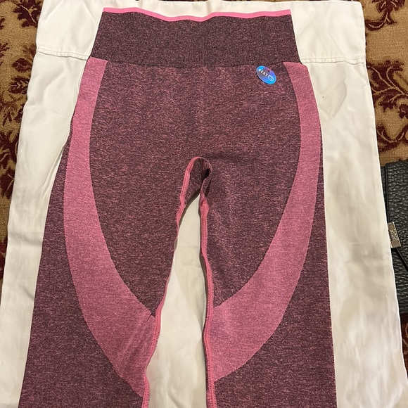 Pink - Picture 4 of 6